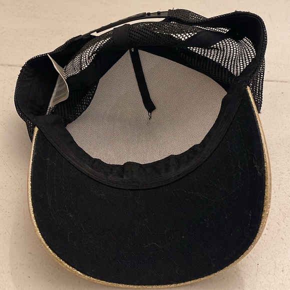 Super cute baseball cap with glitt and word “smile” - Picture 3 of 4